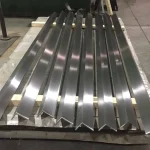 Phụ kiện Inox cho lan can kính cường lực: loại, tiêu chuẩn, giá